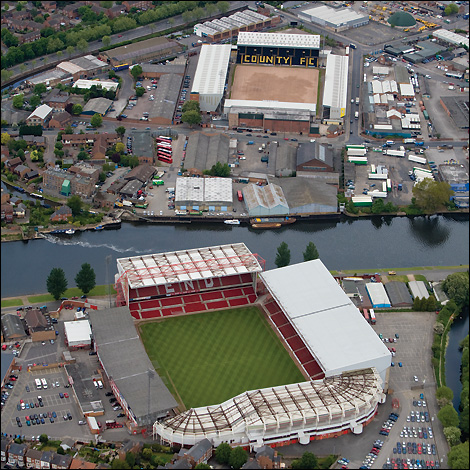Aerial view of Meadow Lane (and City Ground. I did not realise how close they were!) Wonder how much has changed since De Lesseps saw it from a similar perspective?